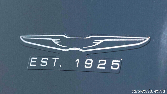 Chrysler Commemorates 100 Years by Adding a Sticker to a Minivan | Carscoops